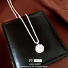 Collar con colgante redondo de circonita cúbica deslumbrante estilo coreano, una cadena de clavícula ligera y minimalista de moda, perfecto para el uso diario y el trabajo.