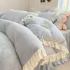 Juego de cama estilo princesa de encaje para otoño e invierno, con un juego de cama de cuatro piezas con una funda de edredón de felpa de doble cara y una sábana bajera de forro polar de coral
