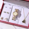 Conjunto de Presente para o Dia dos Namorados Chinês, Conjunto de Relógio e Joias Moderno para Presentear, Conjunto de Presente de Luxo Leve de Alta Qualidade, Dia das Mães