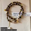 Pulseira de Contas Labubu Cor Caramelo Dupla Volta Camadas Joia de Mão Alta Estética Fashionável Versátil Valor para Casais Melhores Amigos Pulseira de Mão