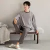 2026 Nuevo Pijama Cruzado de Otoño y Primavera para Hombre Imitación de Algodón Holgado Casual Color Sólido Tallas Grandes Conjunto de Ropa para el Hogar Venta al por Mayor