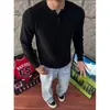 Suéter Gris Cuello Henry Hombro Derecho para Hombre Otoño Retro Waffle Tejido Delgado Estilo Old Money Top Deportivo