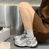 2026 Novo Solado Macio Versátil Verão Malha Confortável Respirável Sapatos de Pai para Mulheres, Tênis Casuais Leves Modernos para Mulheres