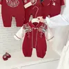 Enterizo Rojo Estilo Chino Nuevo para Bebé para Celebración de Luna Llena, Cien Días y Primer Cumpleaños, Enterizo Tradicional de Botones Bordados