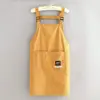 Delantal fresco y simple resistente al agua para cocinar en la cocina, uso doméstico, estilo coreano, con texto impreso, adecuado para servicio de comedor y trabajo, ropa de trabajo antimanchas para mujeres