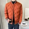 Ropa para Hombre Tangkezher Otoño/Invierno Nueva Chaqueta de Plumas con Cuello de Béisbol, Plumas de Pato Blanco, Cálida, Moderna, Corte Holgado Abrigo para Hombre