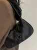 Bolsa de Ombro para Mulheres 2025 Inverno Nova Bolsa de Axila Cor Sólida Bolsa Bolinho Estilo Estrangeiro Bolsa Popular Deste Ano Bolsa Feminina