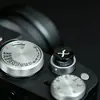 Backpacker es adecuado para el botón disparador de cámaras Fujifilm Leica, proporcionando un botón disparador auxiliar tanto para accesorios de cámara elevados como planos