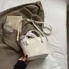 Bolsa pequena no estilo de uma cesta de vegetais, novo modelo de verão 2026, delicada e doce, nicho e sofisticada, versátil para o uso diário, bolsa transversal