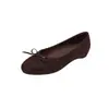 Sapatos de Couro de Ovelha Três Cores Simples e Versáteis com Laço e Salto Escondido, Novo Estilo Suave Bico Redondo Sapatos com Salto Embutido Tendência