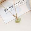 Collar de jade hetiano con cerradura Xiangyun Ping An Ruyi, collar de estilo literario y antiguo para mujer, cadena de clavícula con diseño de nicho de larga duración