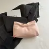 Laço plissado em formato de nuvem, uma bolsa nova e estilosa com um design único, uma bolsa de mão de alta costura para mulheres, versátil para eventos noturnos