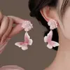 Pendientes de Flor de Resina y Mariposa con Aguja Plateada, Frescos y Dulces, Pendientes Versátiles de Verano, Lujo Ligero, Pendientes de Nicho de Alta Gama para Mujer