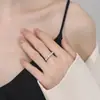 Anillo de Plata 925 con Circonita Microincrustada, Fila Única de Diamantes, Anillo Cerrado de Moda para Commuter Estilo OL, Accesorio Versátil para el Dedo Índice