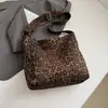 Bolso de Mano Estampado de Leopardo para Mujer 2026 Nuevo Otoño Invierno Retro Popular Bolso de Hombro Único Casual para Viaje Cruzado Bolso Tote de Gran Capacidad