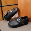 Zapatos de cuero estilo británico para niñas, nuevos mocasines estilo Mary Jane vintage de otoño con hebillas metálicas, suela suave y empeine suave