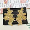 Suministro Especial Transfronterizo Lujo Europeo Lentejuelas Doradas Parche Bordado Floral Chal para Vestido de Noche Parche Decorativo Artículo Caliente
