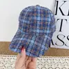 Gorra de Béisbol Cuadros Retro Británica para Mujer, Nueva Gorra Cuadros Estilo Universitario, Sombrero Versátil con Flecos para Protección Solar para Hombre