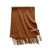 Bufanda de lana de color liso nueva para mujer, perfecta para otoño e invierno, con un diseño retro estilo coreano, chal versátil con flecos, disponible en varios colores y en stock