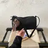 2026 Nuevo Bolso de Axila Rojo de PU para Mujer Diseño de Nicho Versátil Estilo Retro Bolso de Hombro Único Bolso Pequeño Elegante