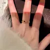 Anel Retrô Banhado a Prata Ano do Serpente Zodíaco Design de Luxo Nicho Vermelho Totalmente Cravejado Formato de Serpente Ano do Serpente Venda Direta da Fábrica