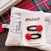 Pinzas para el pelo infantiles clásicas azules y rojas, pinzas laterales de tela con gato de dibujos animados, pinzas a cuadros rojas y negras de animales (pato) para niñas