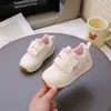Zapatillas Deportivas de Moda con Suela Suave para Niños 2026 Nuevos Zapatos Casuales para Niños Primavera y Otoño Zapatos Casuales de Moda para Bebé para Caminar