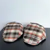 Gorra tipo pico retro a cuadros estilo japonés para mujer, boina versátil para estilizar el rostro, sombrero moderno para circunferencia de cabeza grande