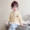 Cárdigan suéter de encaje con volantes de conejo estilo coreano para niñas, nueva moda 2026 en tejido de punto para niñas pequeñas