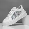 Zapatos para Hombre 2026 Primavera Gama Alta Versátiles Casuales Nicho Tenis Estampados Suela Gruesa Aumentadores de Altura Deportivos Blancos Zapatos de Moda para Hombre