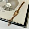 Reloj pequeño de lujo ligero nuevo 2024 para mujer, exquisito reloj de cadena con correa de acero de alta calidad, reloj de cuarzo con diamantes, lote de entrega