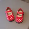 Zapatos Pequeños de Cuero para Niñas 2026 Otoño Nuevo Zapatos Poco Profundos de Lunares de Princesa para Niñas Zapatos Planos Mary Jane con Lazo para Niñas