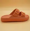 Sandalias de Verano para Exteriores Naranja Brillante con Doble Hebilla y Suela Gruesa 2026 Nueva Moda Tendencia que Aumenta la Altura Antideslizantes Chanclas
