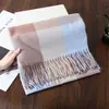 Novo cachecol xadrez de fábrica atacado para redes sociais, cachecol xale de cashmere sintético de alto nível para mulheres, importação transfronteiriça, estilo coreano ins