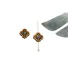 Pendente de Trevo da Sorte de Quatro Folhas Banhado a Ouro Conservador de Cor Estilo Chinês Materiais para Pulseira Colar Joias Acessórios DIY