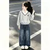 Conjunto de Primavera y Otoño para Niñas 2026 Nuevo Elegante Falso Dos Piezas Sudadera con Solapa Jeans Dulce Personalidad Conjunto de Dos Piezas