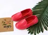 Mocassins infantis 2026 primavera e outono versão coreana slip-on cor de doce sapatos de bebê com solas de borracha para meninos e meninas sapatos da moda