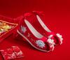Ropa china zapatos estilo nacional borla de perlas con cordones zapatos bordados con traje antiguo ropa china algodón y lino estilo nacional zapatos de tela para mujer