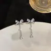 Pendientes de Plata con Lazo de Aguja Coreana y Circonita, Pendientes de Perla de Estilo Dulce y Fresco, Diseño Único, Pendientes de Nicho con un Toque de Lujo Ligero y de Alta Gama