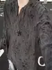 Tan Yan Mi Pluma de Cuervo Negra Bordado Artesanal de Flores en Relieve 3D Estilo Japonés Delgado Ligeramente Holgado Camisa de Muñeca Camisa de Punto