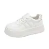 Los nuevos tenis blancos de otoño para mujer son versátiles, con suelas gruesas que aumentan la altura, transpirables, casuales, de suela suave, con cordones, de corte bajo.