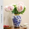 Chinês em relevo azul e branco porcelana pintada à mão vaso de cerâmica vaso de sala de estar decoração de corredor decoração de casa suave