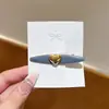 Presilha de Cabelo Estilo Coreano Levemente Luxuosa com Letras e Rosto Sorridente para Mulheres, Pequena, Estilo Fragrância, Presilha Lateral, Presilha Jacaré, Presilha para Cabelos Soltos, Presilha para Franja, Adorno de Cabeça com Temperamento