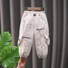 Pantalones de Algodón Grueso con Forro de Felpa para Niños Pantalones Cálidos Bordados con Letras para Invierno Pantalones Vaqueros con Estilo Occidental de Grulla Modernos para Niños