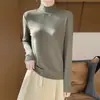 Camiseta básica feminina lisa com gola semi-alta, forrada de fleece, slim fit, quente, de manga longa, tricô para outono e inverno