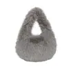 Bolso Peludo Sencillo Transfronterizo para Mujer Otoño e Invierno 2025 Nuevo Bolso de Mano de Felpa Versátil Simple Bolso de Mano de Moda para Dama