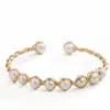 Pulsera de Perla de Agua Dulce Natural Envuelta en Alambre Chapada en Oro de 14K, Moderna y Versátil, Pulsera Abierta Ajustable Hecha a Mano, Joyería Transfronteriza