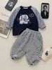 Camiseta de Manga Raglán a Rayas con Bloques de Color Otoñales para Niños 2026 Nuevo Estilo Pantalones Rayados Casuales para Niños Pequeños y Mayores