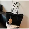 Bolsa Retro de Grande Capacidade para Mulheres 2025 Nova Bolsa de Ombro Popular para Trabalho e Dia a Dia Bolsa Satchel Tote Simples