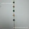 Pulsera de Acero de Titanio de 13 mm con Diseño de Flor de Cuatro Hojas y Diamantes Incrustados, Doble Cara, No se Desvanece, Joyería de Mano 18K para Mujer, Estilo Europeo y Americano, Diseño de Flor de Planta de Cinco Flores